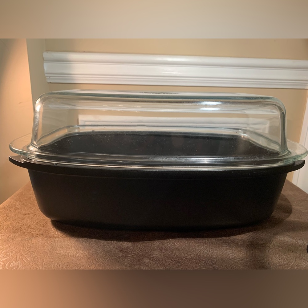 Pampered Chef Covered Roaster #2401 Pan & Lid (DUAL USAGE)! Excellent Condition!